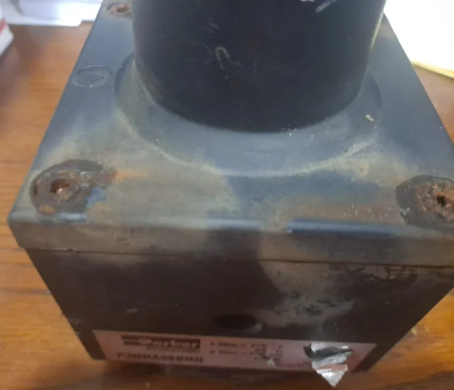 Трубопроводная арматура Parker P3NRA98BNN Pneumatic Regulator 250PSI 17 Bar — фото лота 1