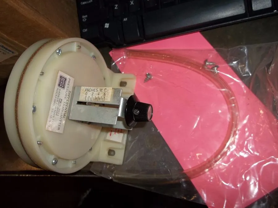 Датчик давления BARBER COLMAN PKS-2011 PNEUMATIC PRESSURE TRANSMITTER (195-2)