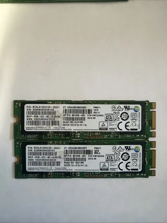 SSD-накопитель Samsung PM871 128GB M.2 2280 SATA SSD MZNLN128HCGR-000H1 HP 80164 — фото лота 1