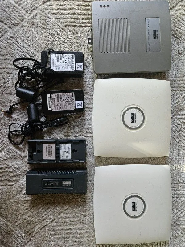 Точка доступа Wi-Fi Cisco Aironet 1130AG Wireless Access Point w/ Cisco Aironet — фото лота 1