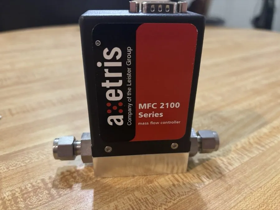 Контроллер Axetris MFC2100 Series Mass Flow Controller 50 SCCM Air RS232 24VDC w — фото лота 1