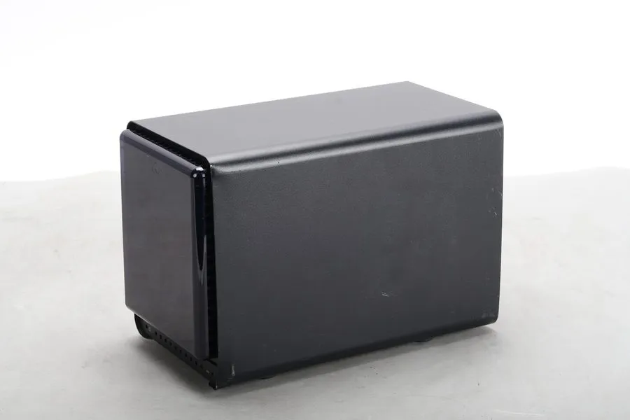 СХД Data Robotics INC. DRDS2-A Drobo Storage Array No Hard Drives