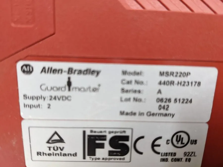 Реле безопасности MSR220P 440R-H23178 Safety Relay 24VDC