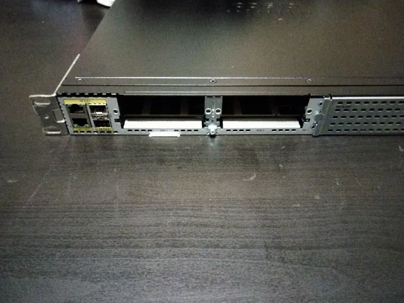 Маршрутизатор CISCO ISR4331-V/K9 3-Port Gigabit Voice Router uck9 ISR4331 w/ NIM