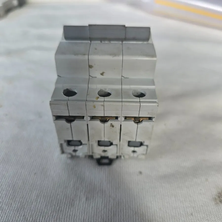 Автоматический выключатель Hager NT332C 3 Pole 32A Type C 6kA MCB DIN Rail Circu — фото лота 2
