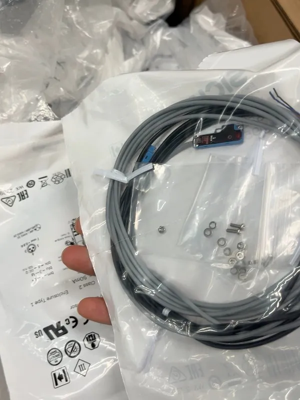 Фотоэлектрический датчик SICK GSE2F-F1151 1095442 Photoelectric Sensor