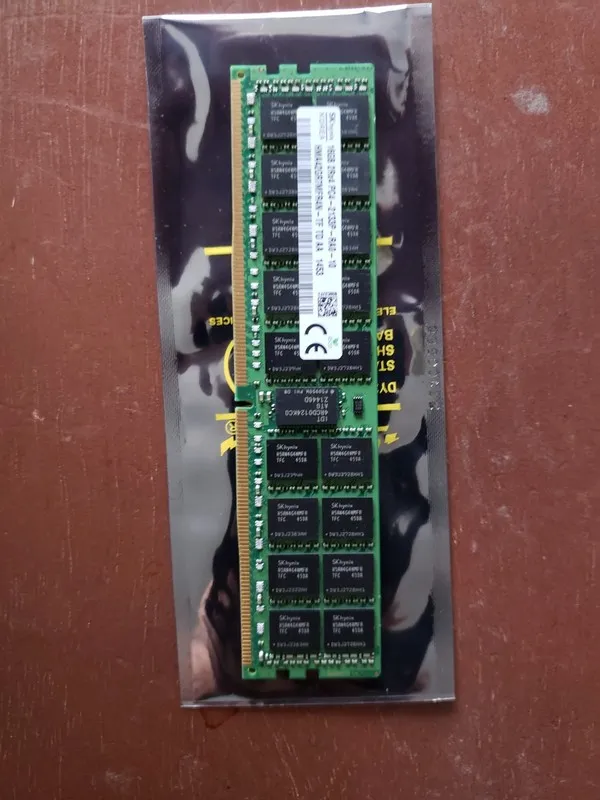 Модуль памяти 16GB SK Hynix DDR4-2133P ECC 2Rx4 SERVER RAM PC4-2133P-RA0-10