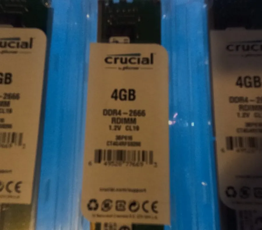 Модуль памяти Crucial CT4G4RFS8266 4GB DDR4-2666 ECC Registered RDIMM Server RAM — фото лота 1