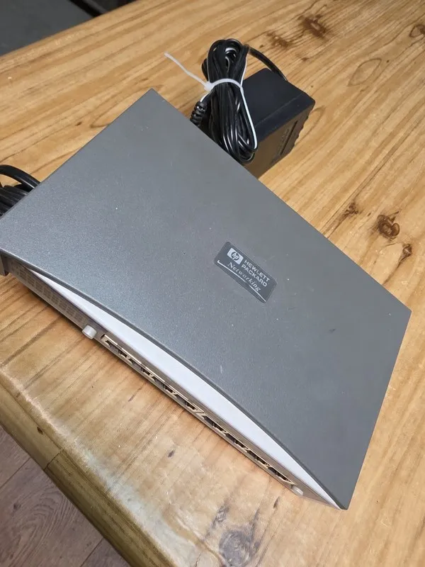 Коммутатор HP PROCURVE SWITCH 408 (J4097C) 8-PORT 10/100 DESKTOP ETHERNET SWITCH