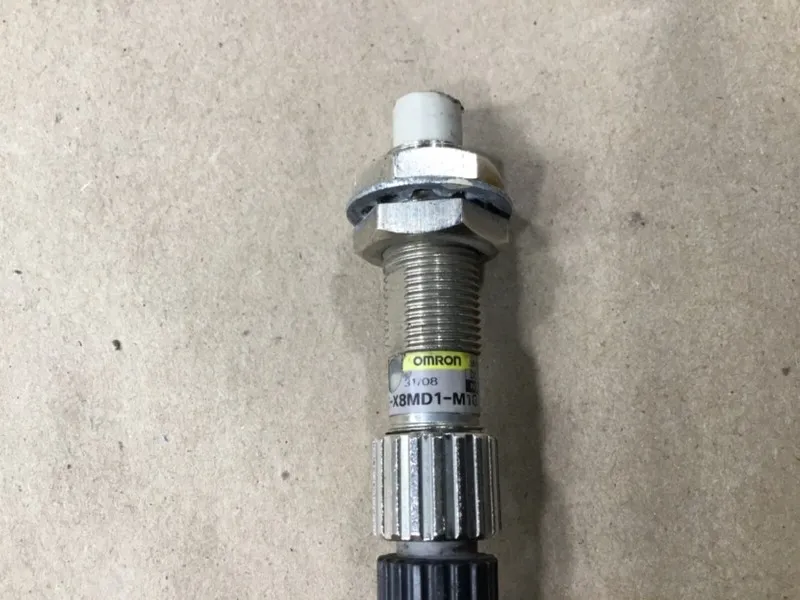 Датчик приближения Omron E2E-X8MD1-M1G Proximity Sensor