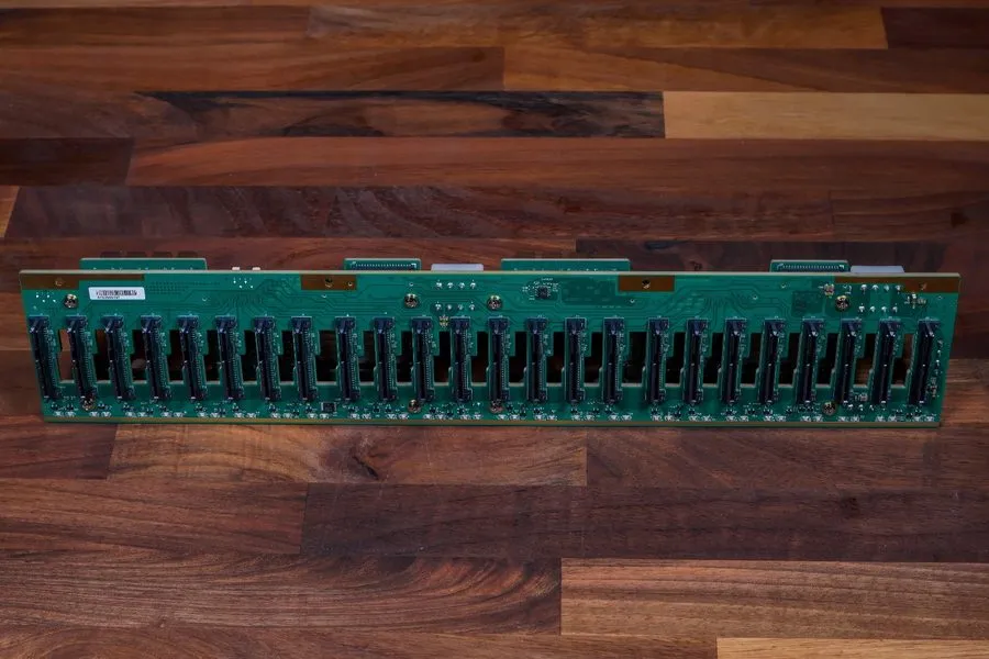 Бэкплейн Supermicro BPN-SAS3-216EL2 24-Bay 2.5" SAS3 Dual Expander Backplane SC2 — фото лота 2