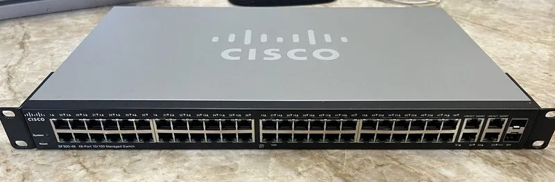 Коммутатор Cisco SF300-48 SRW248G4 K9 V02 48 Port Managed Switch — фото лота 1