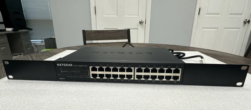 Коммутатор NETGEAR GS324 24-Port Gigabit Ethernet Unmanaged Switch Black