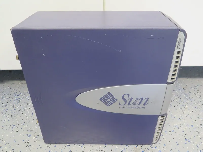 Сервер SUN Blade 2500 Silver 1x 1.6GHz 4GB RAM XVR-100 73GB HDD DVD-ROM