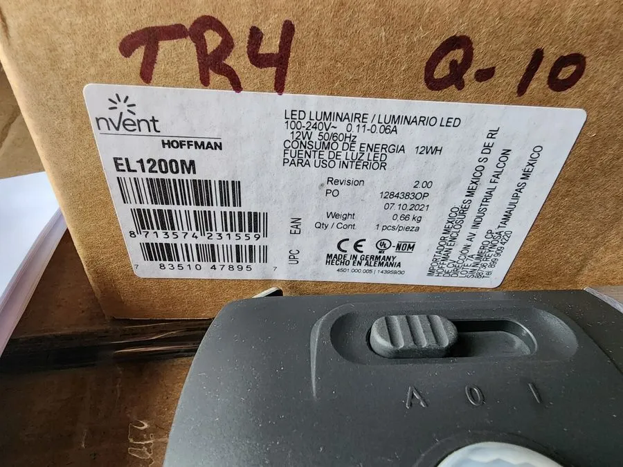 Монтажный шкаф NVENT HOFFMAN EL1200M 2.0 LED Enclosure Light