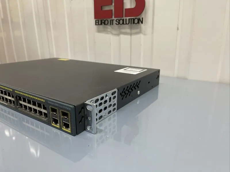 Коммутатор Cisco WS-C2960-24LC-S 24-Port 8 PoE + 2 Gigabit T/SFP Network Switch — фото лота 3
