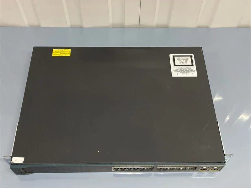 Коммутатор Cisco WS-C2960-24LC-S 24-Port 8 PoE + 2 Gigabit T/SFP Network Switch — фото лота 4
