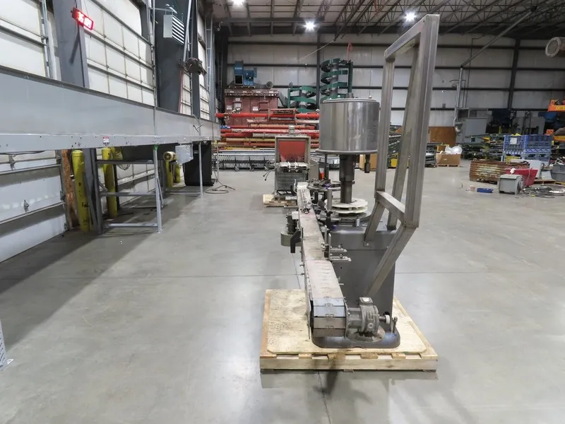 Насос Capem 4-Head Bottle Capping Machine Bottle Conveyor