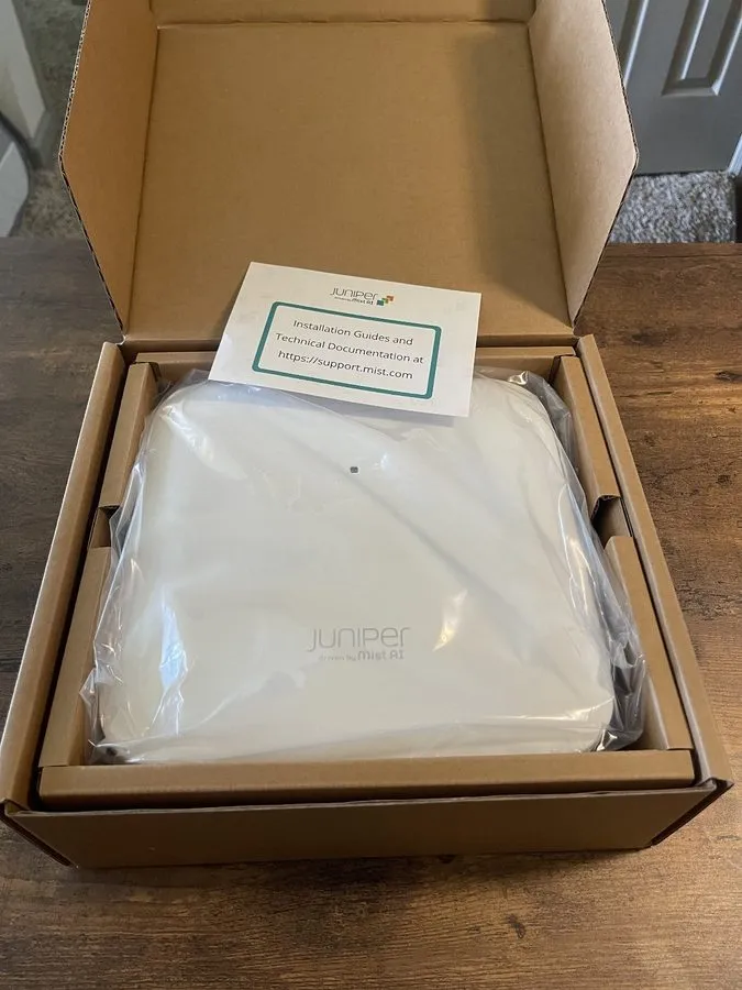 Точка доступа Wi-Fi JUNIPER Wi-Fi 6E Indoor Access Point 802.11ax Unclaimed AP45 — фото лота 2