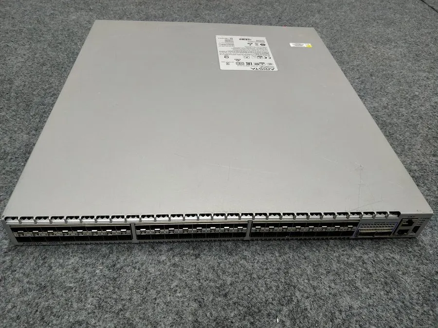 Коммутатор Arista DCS-7280SE-68-R 48P 10GbE SFP+ 2P 100GbE QSFP100 RA Switch