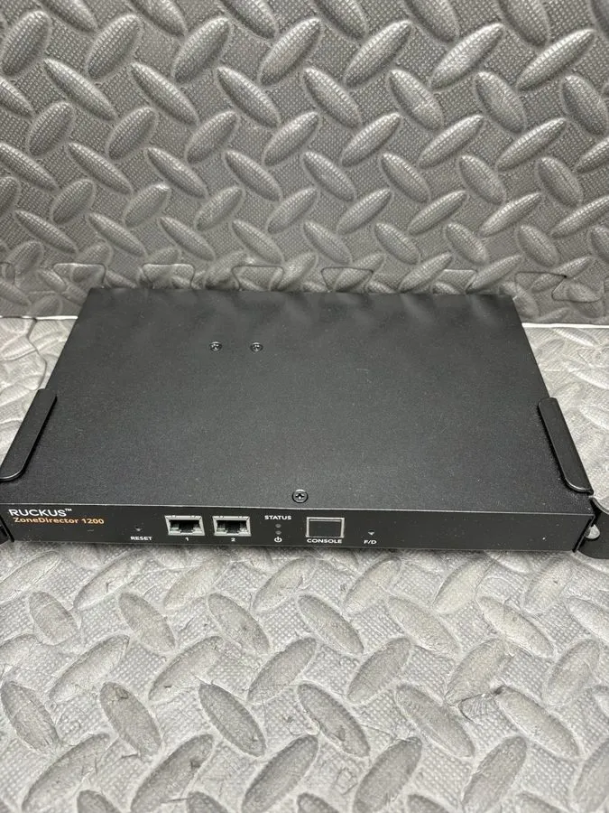 Точка доступа Wi-Fi Ruckus ZoneDirector 1200 ZD1200 Wireless LAN Controller 901- — фото лота 2