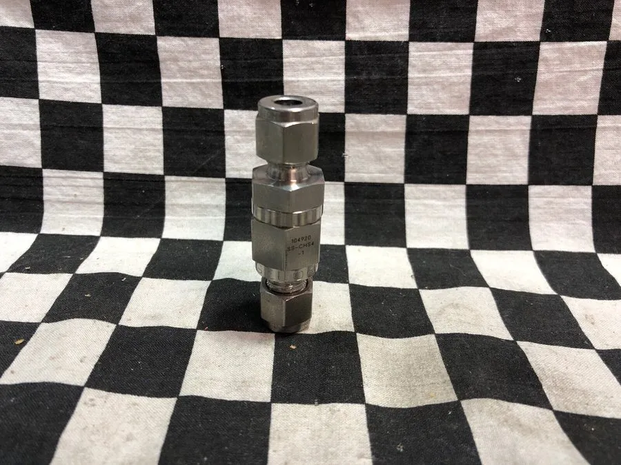 Клапан Swagelok SS-CHS4-1 1/4 Tube 316 Stainless 6000 Psi Poppet Check Valve