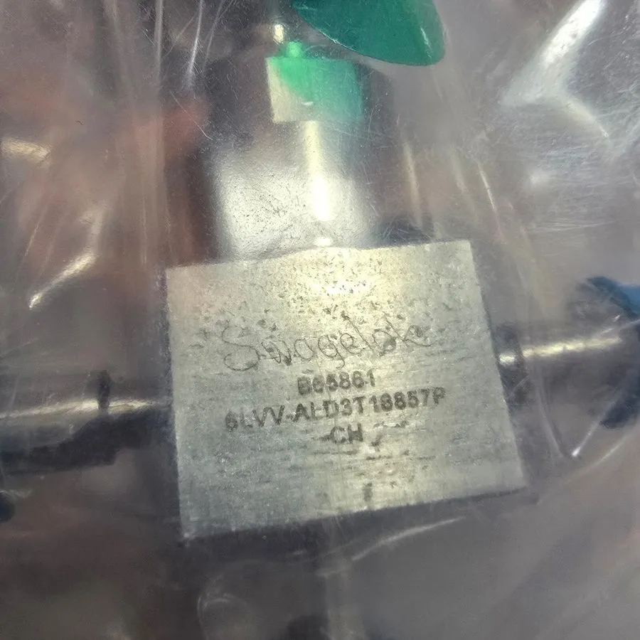 Клапан Swagelok ALD-3 3-Port UHP Pneumatic Diaphragm Valve 6LVV-ALD3T16857P-CM