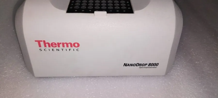 Спектрофотометр Thermo Fisher NanoDrop 8000 Microvolume Spectrophotometer