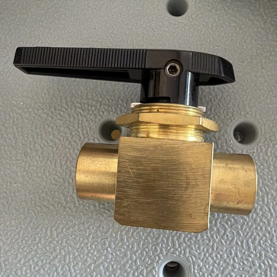 Клапан Swagelok B-45F8 2500psi Brass Valve 1/2" NPT Female
