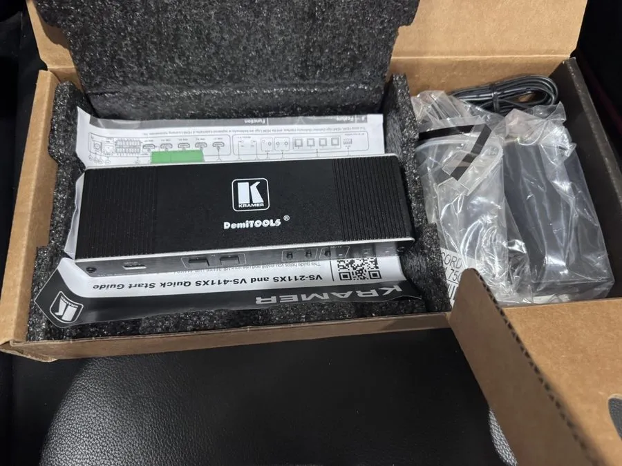 Видеокоммутатор Kramer VS-211XS 2x1 4K HDR HDMI Intelligent Auto Switcher — фото лота 1