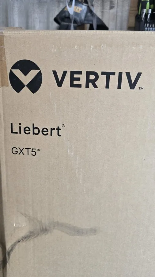 ИБП Vertiv Liebert GXT5-3000LVRT2UXL 3000VA 2700W 120V Rack / Tower Online UPS — фото лота 1