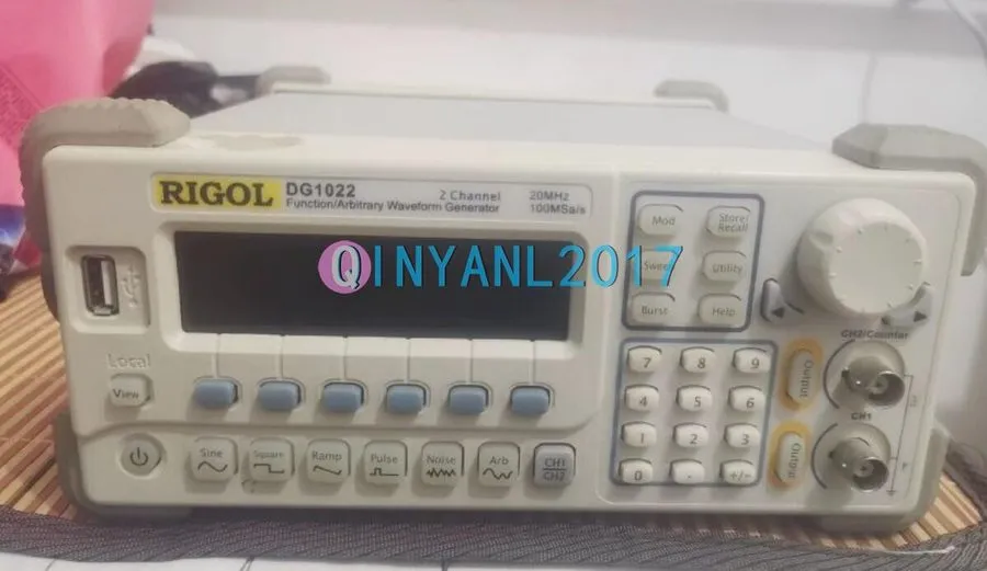 Генератор сигналов RIGOL DG1022 FUNCTION/ARBITRARY WAVEFORM GENERATOR 25 MHz,2CH