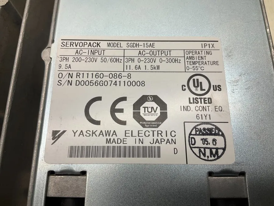Сервопривод Yaskawa SGDH-15AE Ver 34840 1.5 kW Servopack 200-230 V 3 Phase Input