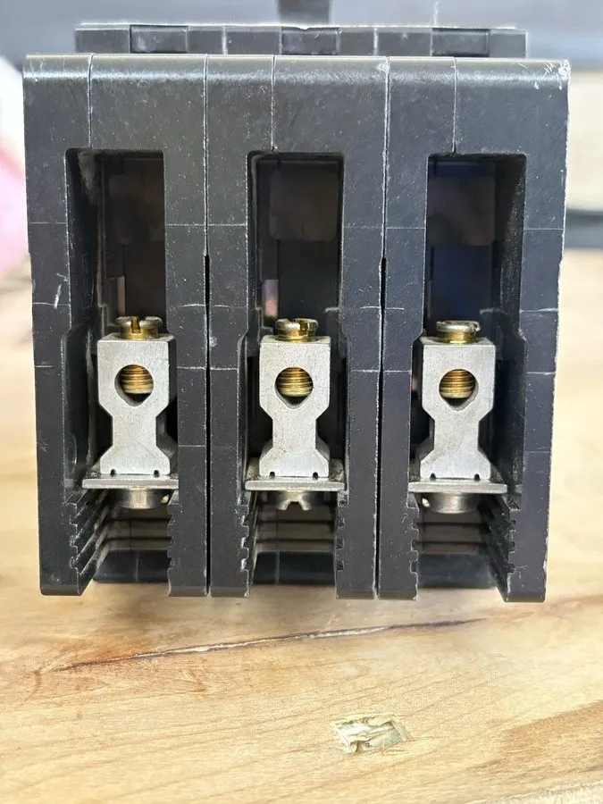Автоматический выключатель SQUARE D EJB34020 3 pole 20 amp EJB Bolt on Circuit B