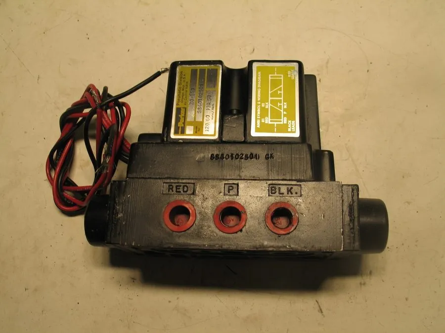 Электромагнитный клапан PARKER SS40102501 PNEUMATIC SOLENOID VALVE 120VAC 150PSI