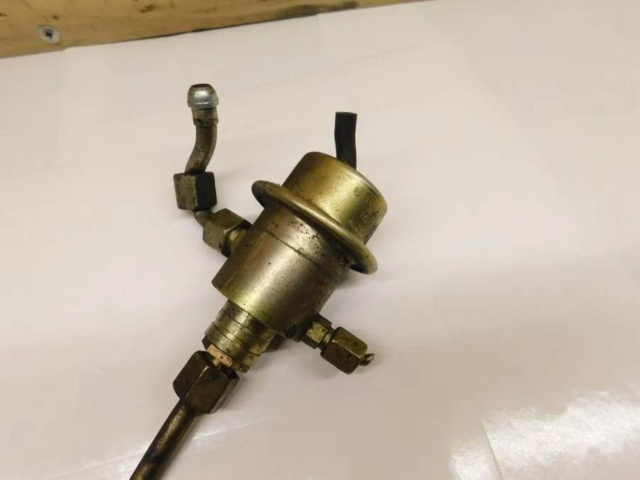 Трубопроводная арматура Mercedes Benz CIS Injection Bosch FPR Fuel Pressure Regu