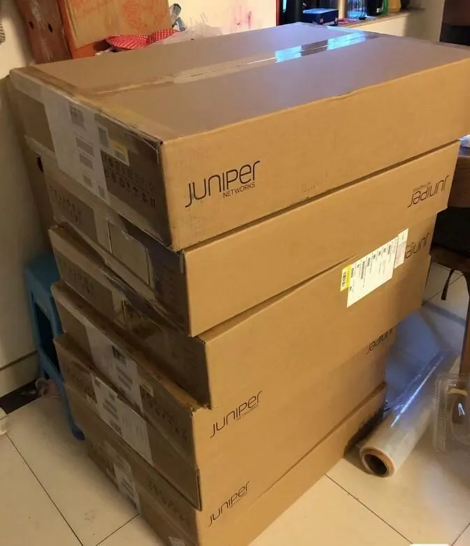 Маршрутизатор Juniper MX204-HW-BASE Network Shipping DHL