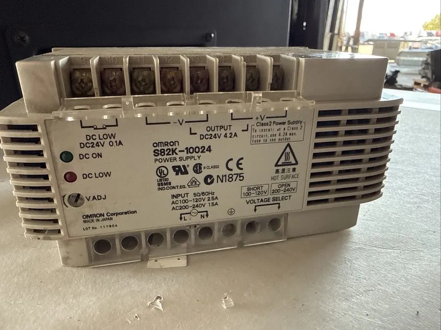 Блок питания Omron S82K S82K-10024 Switching Power Supply 24VDC 4.2A 100W DIN Ra