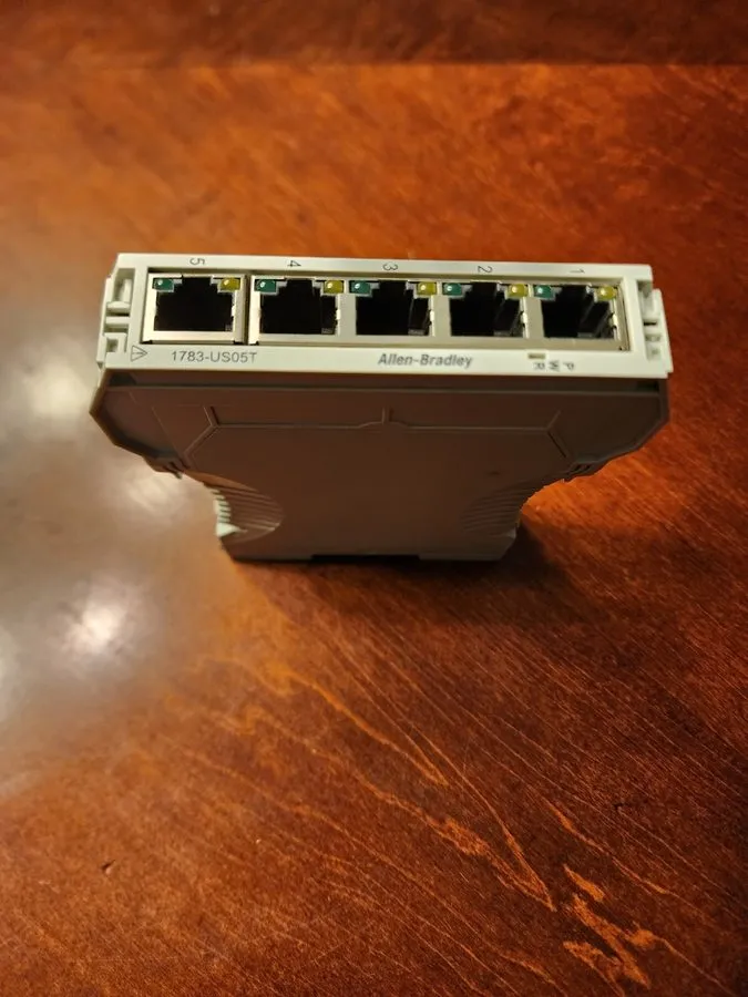 Коммутатор Allen Bradley 1783-US05T Stratix 2000 Ethernet Switch AB