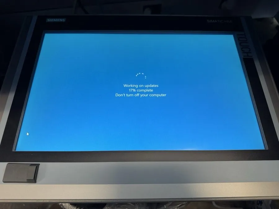 Промышленный компьютер SIEMENS HMI SIMATIC IPC477D 6AV7240-6BB07-0HAO — фото лота 1