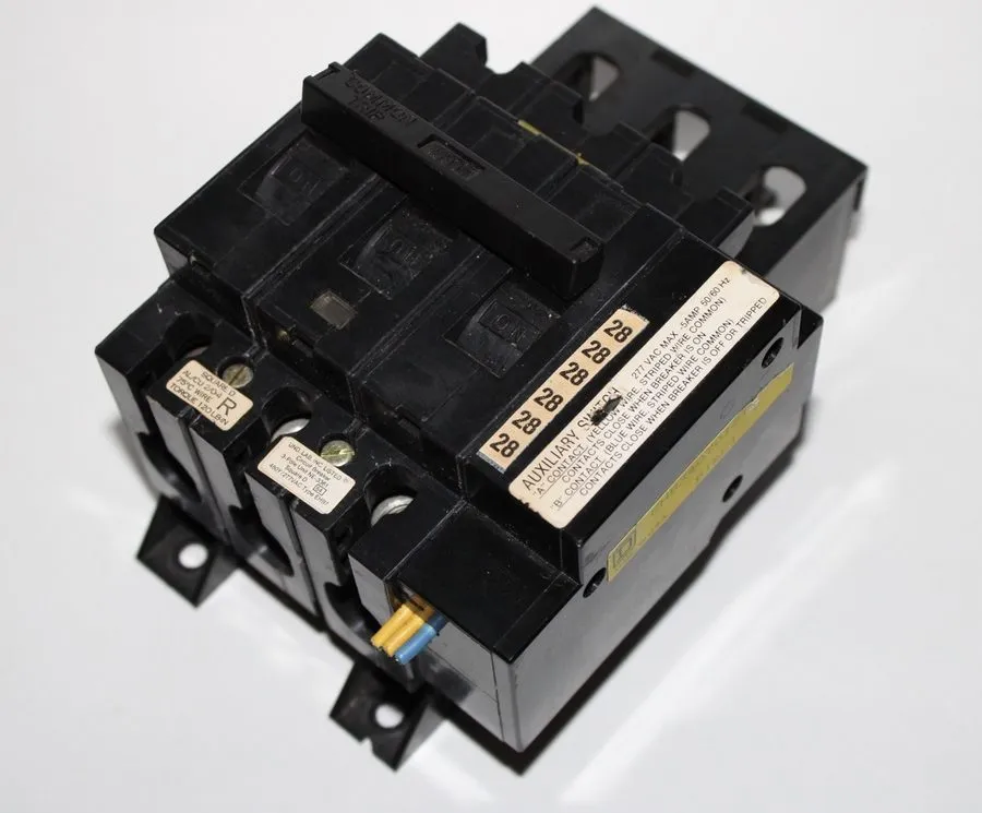 Автоматический выключатель Square D EHB34070 70A 3P 480V Bolt-On Molded Case Cir