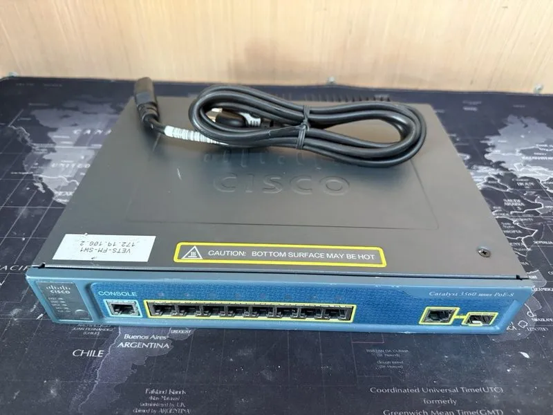 Коммутатор Cisco WS-C3560- -S 8-Port Fast Ethernet PoE Switch w/ Power Cord — фото лота 1
