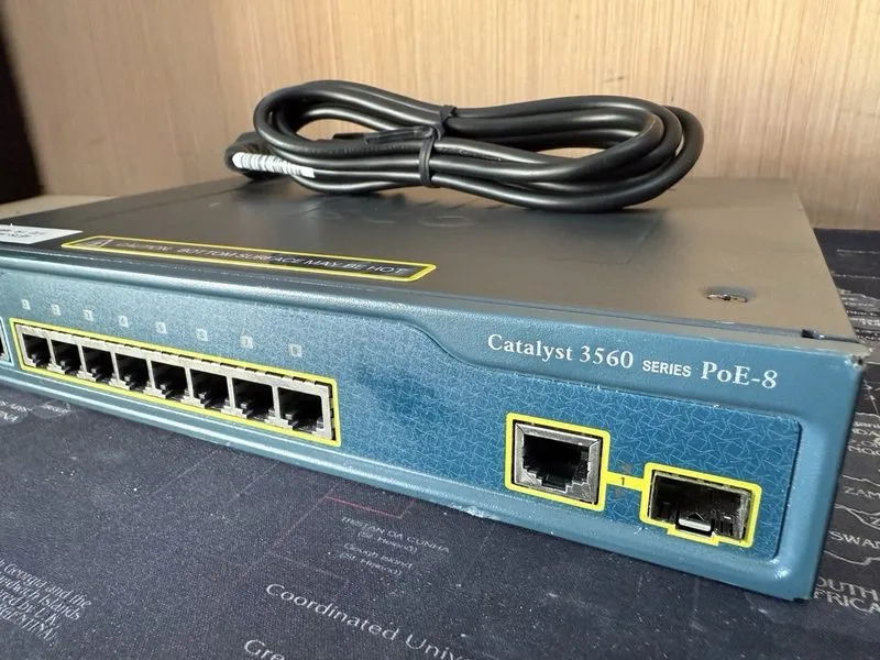 Коммутатор Cisco WS-C3560- -S 8-Port Fast Ethernet PoE Switch w/ Power Cord — фото лота 3