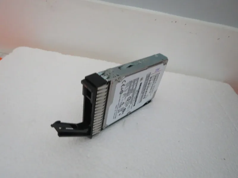 Жёсткий диск LENOVO 1.2TB 10K 6G 2.5INCH G3HS SAS HDD 00AJ146 WIPED