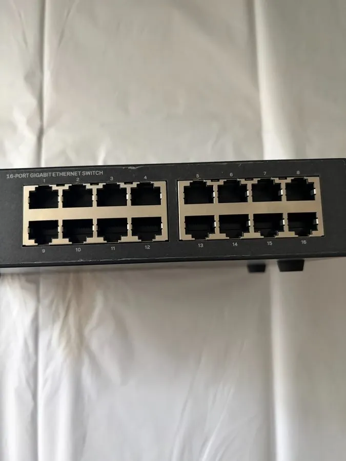 Коммутатор Linksys SE3016 16-Port Gigabit Ethernet Switch Network LAN Switch — фото лота 2