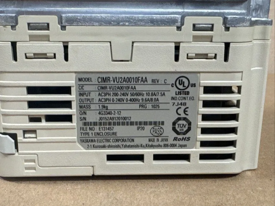 Частотный преобразователь CIMR-VU2A0010FAA