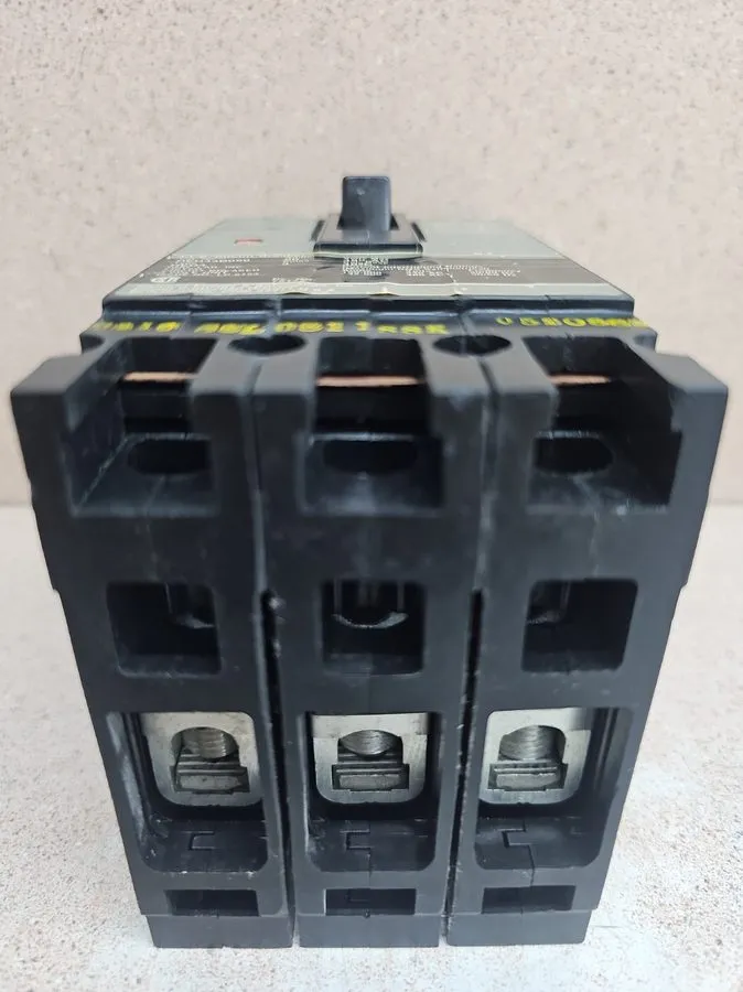 Автоматический выключатель Siemens HED43B090 90 Amp 3 Pole 480V HED4 Circuit Bre