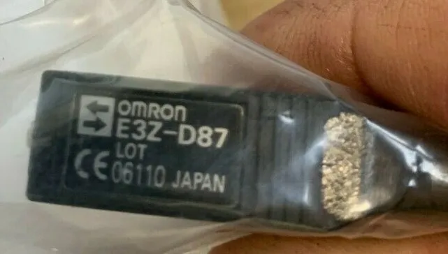 Фотоэлектрический датчик OMRON E3Z-D87 photoelectric sensor 12 to 24VDC