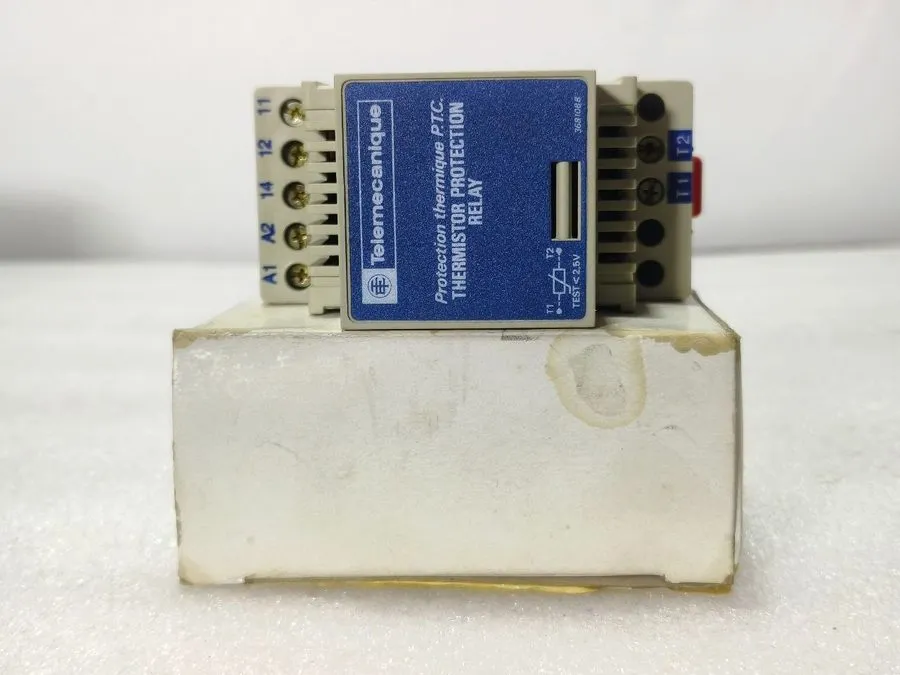 Реле защиты TELEMECANIQUE LT2-SE00M PTC THERMISTOR PROTECTION RELAY 220/240V AC