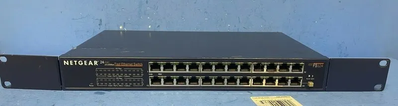 Коммутатор NetGear FS524 24-Ports 10/100 mbps Fast Ethernet Switch